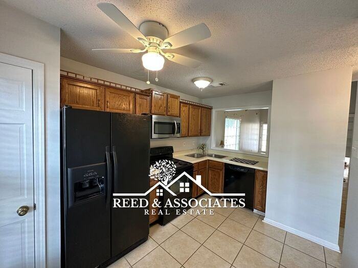 364 Hartsway Cv - Photo 3 of 15