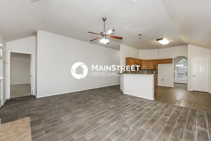 2926 Cowboy Dr - Photo 4 of 17