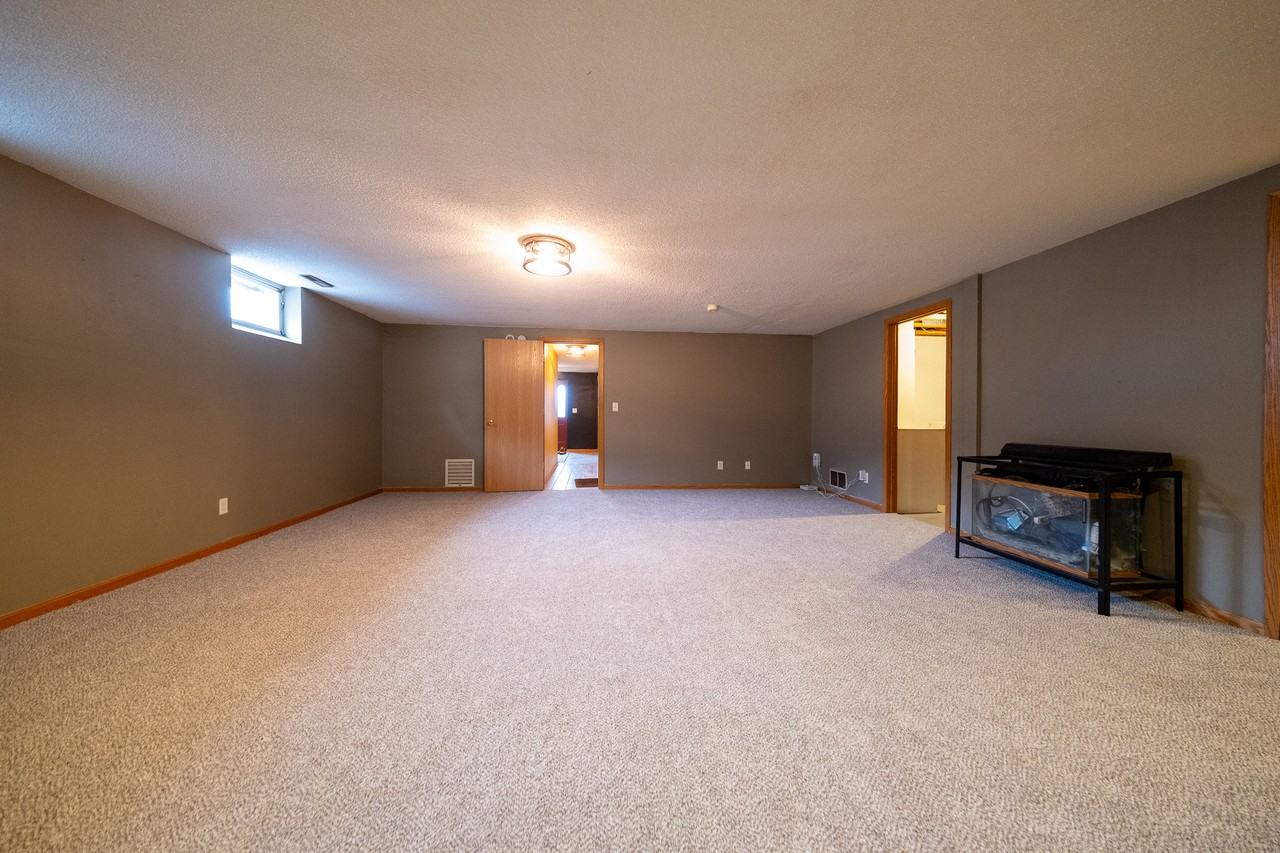 1528 Desoto St #1 - Photo 4 of 28