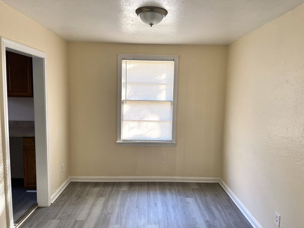 4752 Post St #1 - Photo 3 of 8