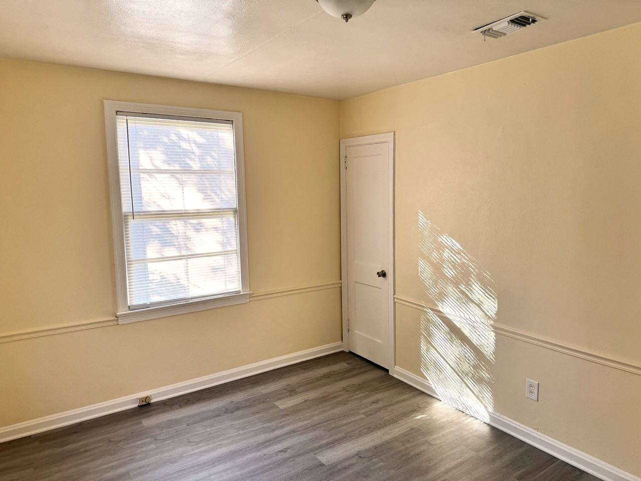 4752 Post St #1 - Photo 7 of 8