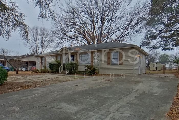 1822 Sedgefield St - Photo 4 of 24