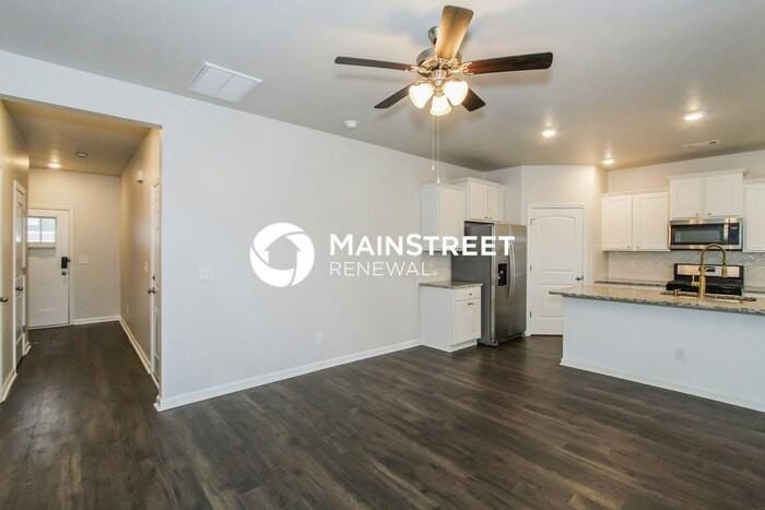 173 Chelsea Park Rd - Photo 4 of 18