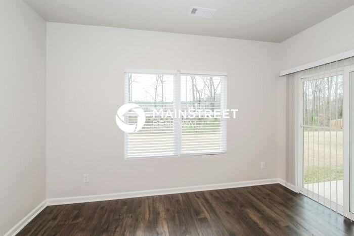 173 Chelsea Park Rd - Photo 5 of 18