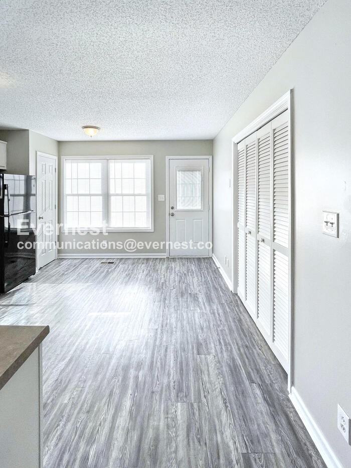 320 Donna Dr - Photo 5 of 27