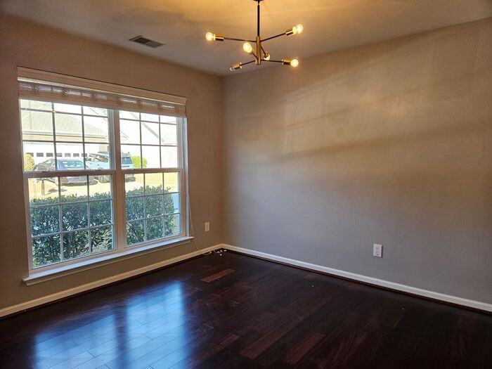 Silver Maple Ct - Photo 4 of 17