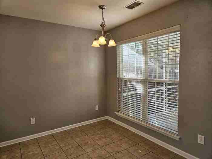 Silver Maple Ct - Photo 7 of 17