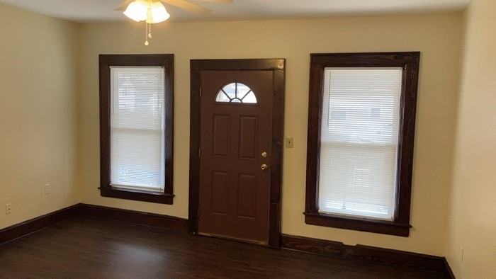 319 E Canal St - Photo 2 of 37