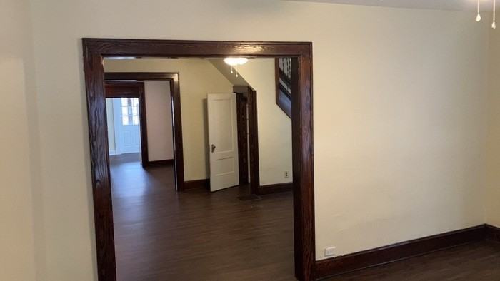 319 E Canal St - Photo 5 of 37