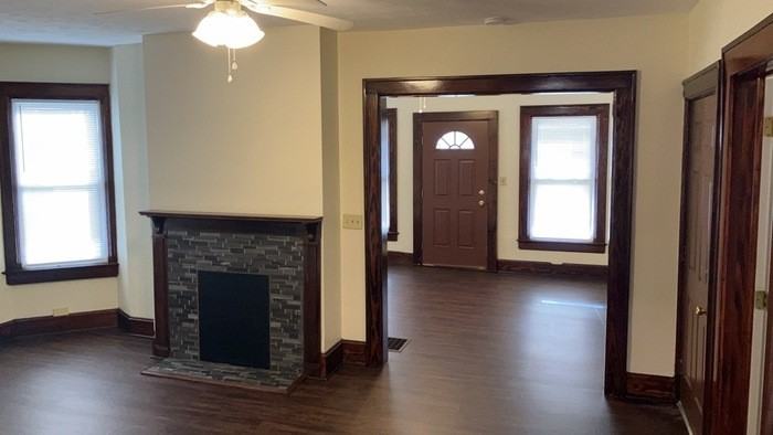 319 E Canal St - Photo 7 of 37