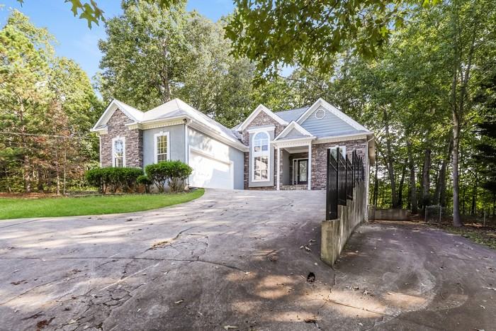 122 Hunters Pointe Ct - Photo 2 of 15