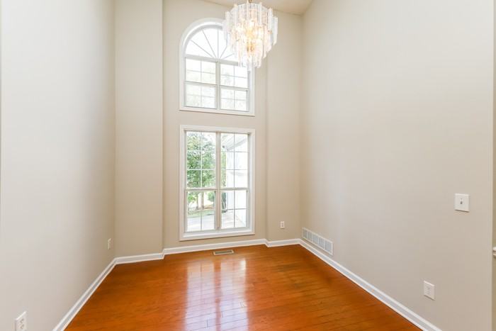 122 Hunters Pointe Ct - Photo 5 of 15