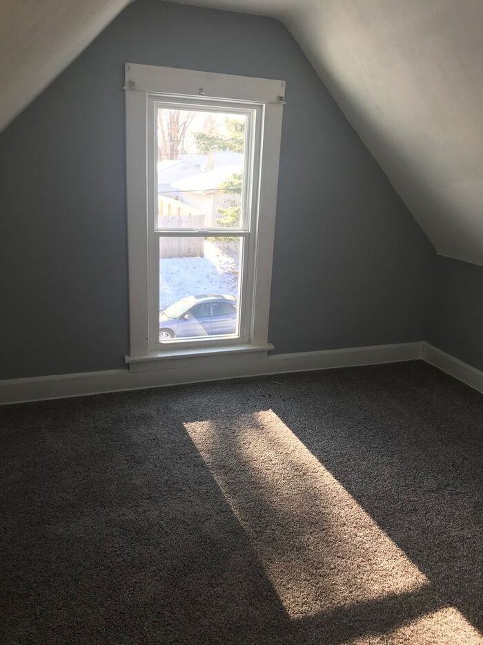 2318 E High St - Photo 4 of 9