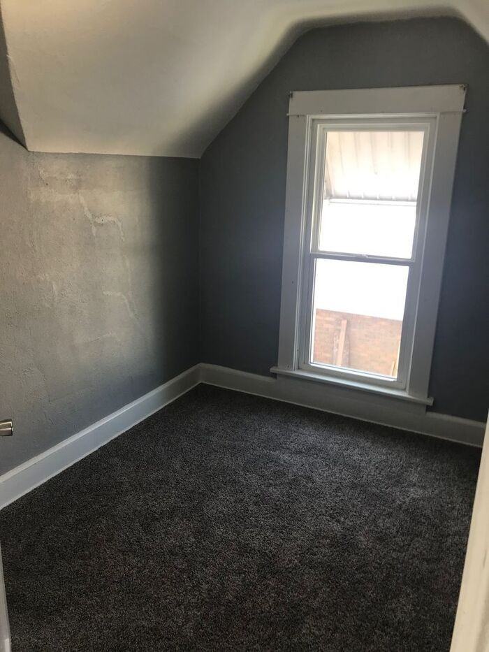 2318 E High St - Photo 5 of 9