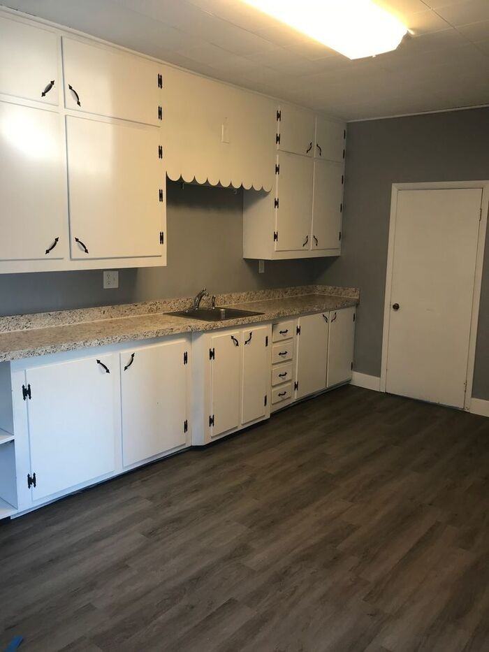 2318 E High St - Photo 7 of 9