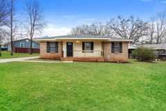 110 Cambridge Cir - Photo 1 of 1