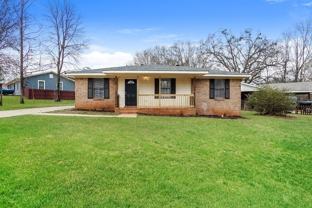 110 Cambridge Cir - Photo 1 of 1