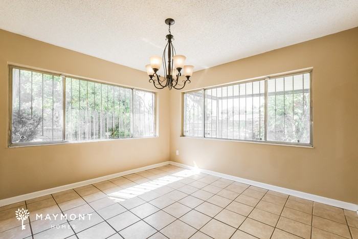 4881 Stony Brook Ln - Photo 4 of 11