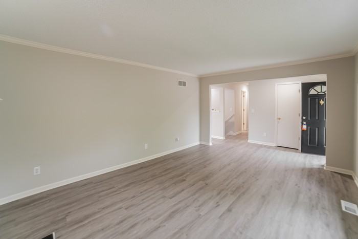 509 16th Ave S - Photo 4 of 12