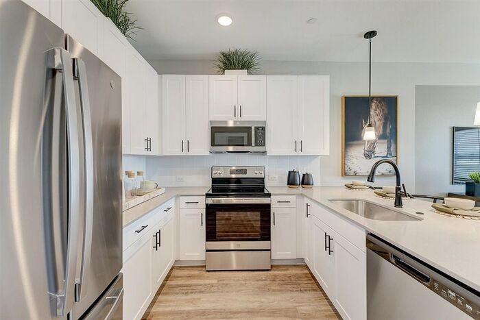 4716 Colosseum Way - Photo 6 of 50