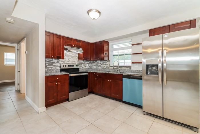 2250 Norman Dr - Photo 4 of 14