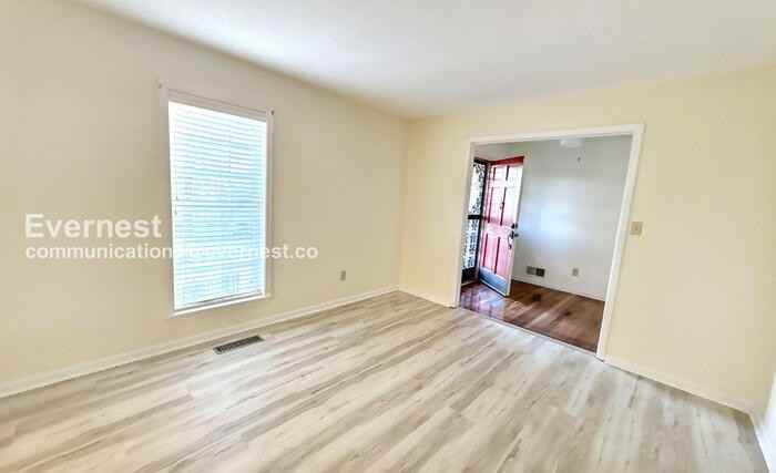 1828 Jacobs Ln - Photo 7 of 29