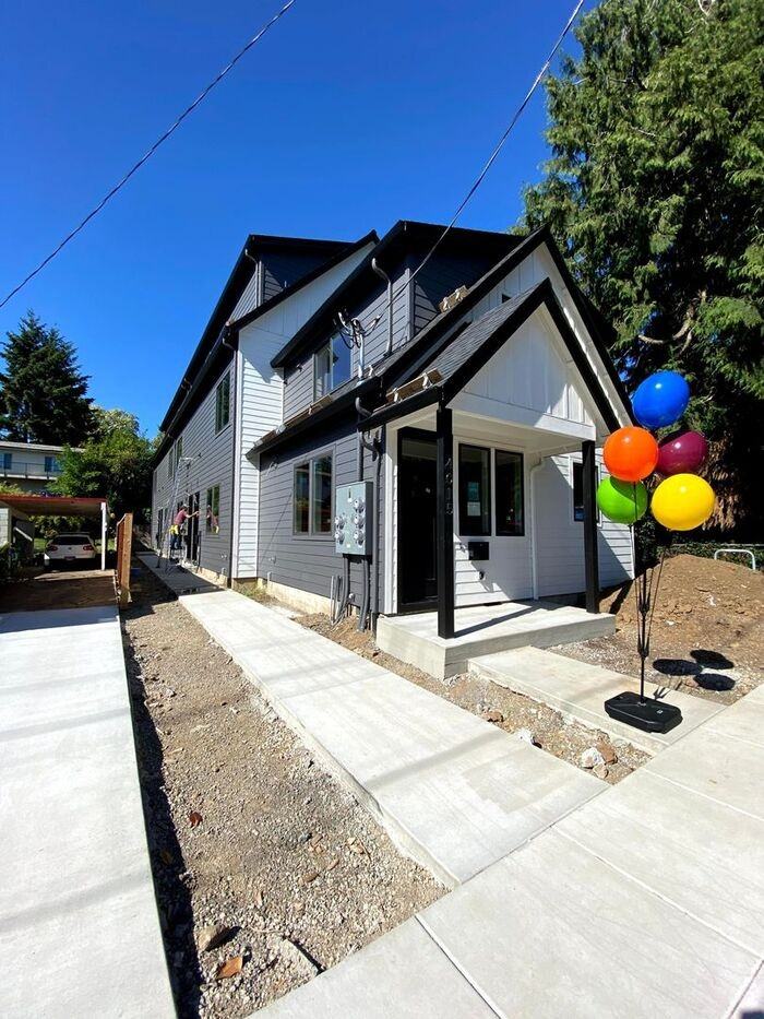 4025 Se Gladstone St - Photo 2 of 36