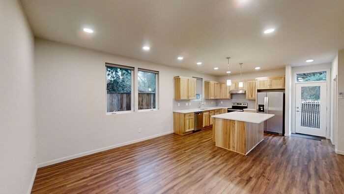 4025 Se Gladstone St - Photo 4 of 36