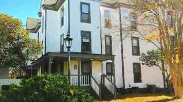 featured image of 915 Green St #915