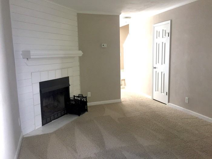 915 Green St #915 - Photo 3 of 11