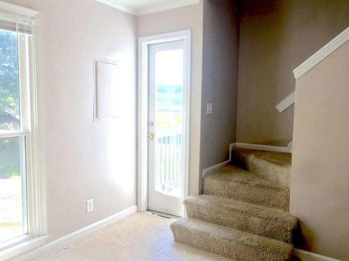 915 Green St #915 - Photo 6 of 11