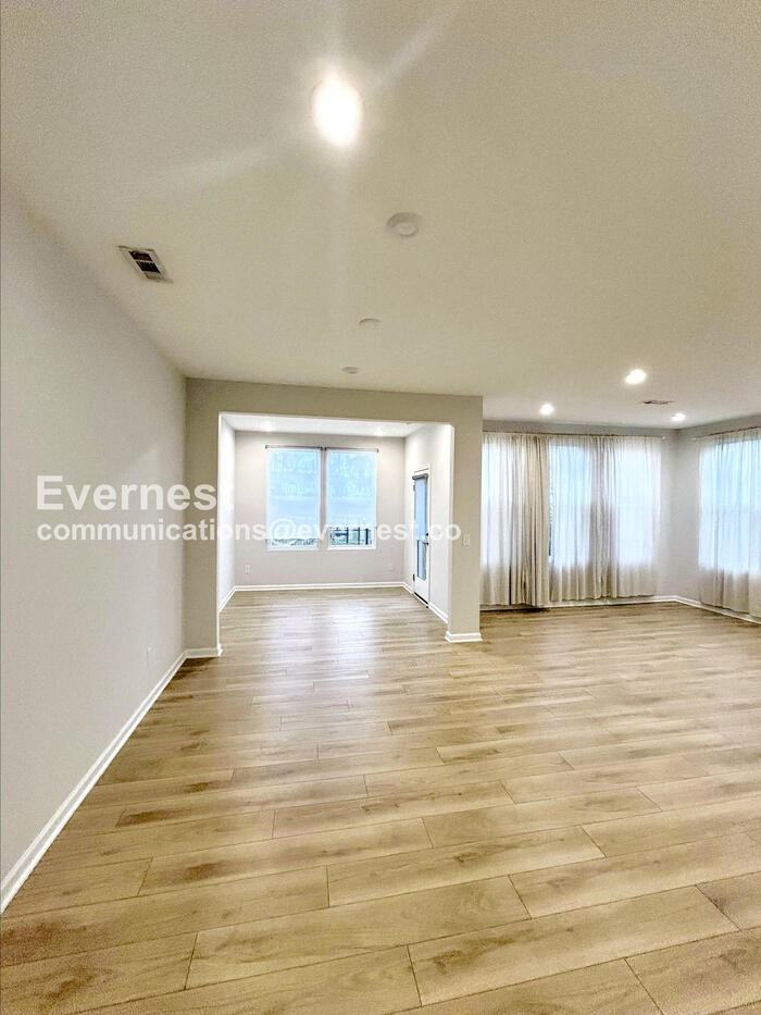 830 S Greenway Dr - Photo 4 of 25