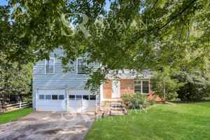 featured image of 3699 Chimney Ridge Ct