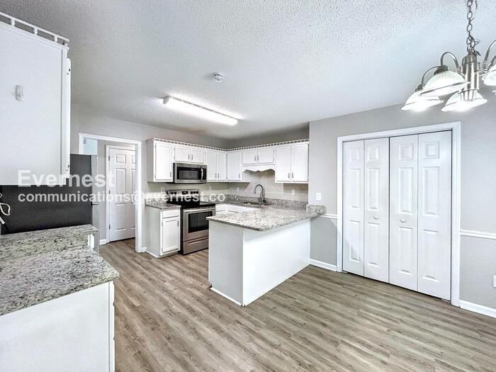 368 Warrenton Dr - Photo 5 of 34