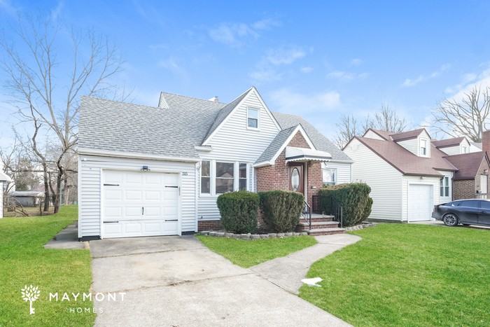 315 E 264th St - Photo 2 of 3