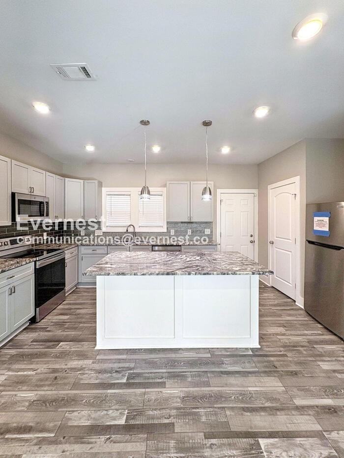 463 Valley Hill Rd Se - Photo 4 of 33