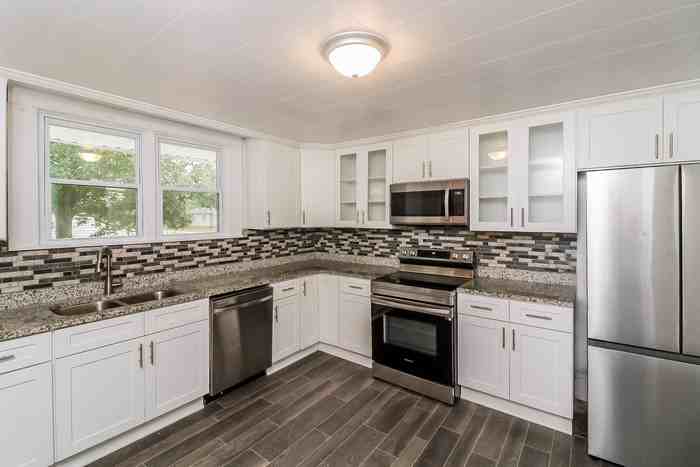 360 5th St - Photo 4 of 8