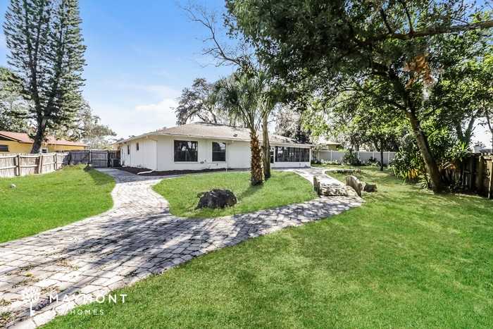 7511 Tall Tree Ct - Photo 3 of 3