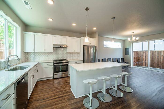 4054 Se Holgate Blvd #A - Photo 2 of 11