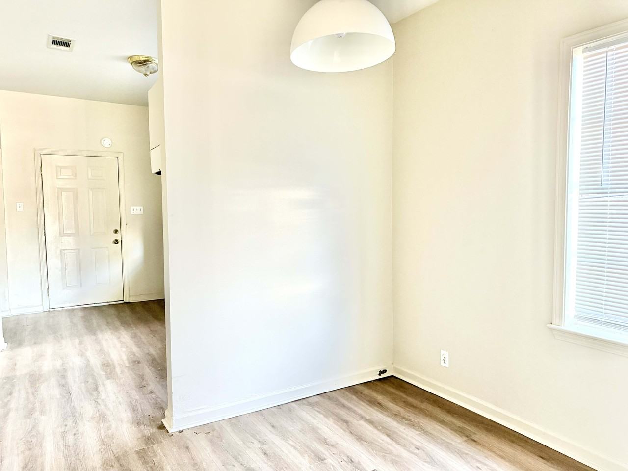 1606 Myrtle Walk #1 - Photo 4 of 11