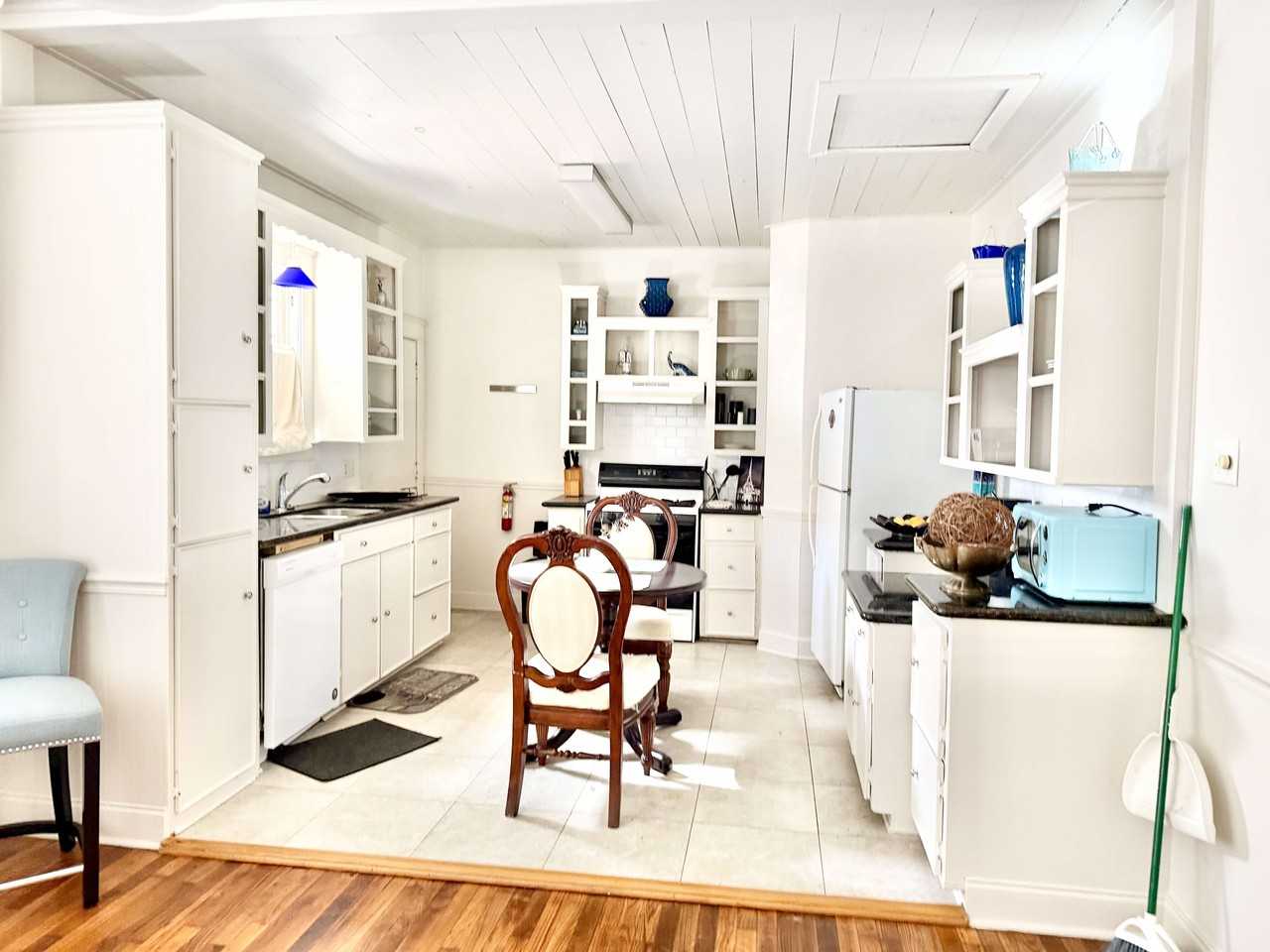 416 East Dr #1 - Photo 4 of 11