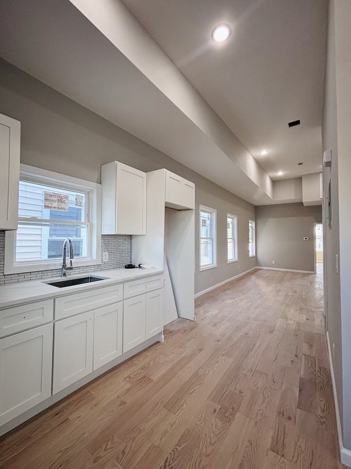 788 E 18th St #3 - Photo 7 of 7