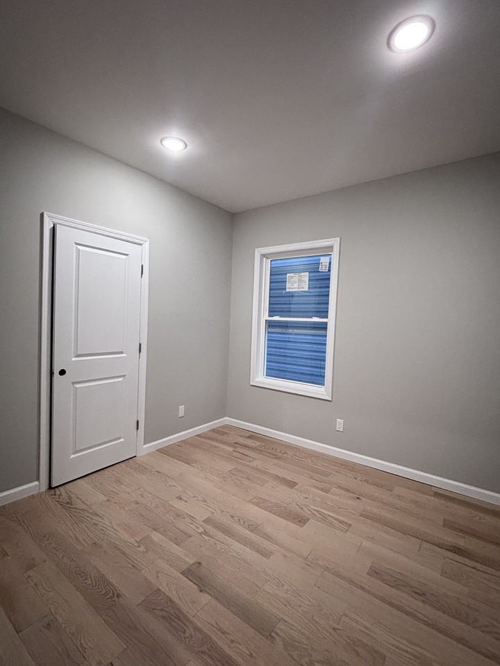 788 E 18th St #1 - Photo 2 of 9