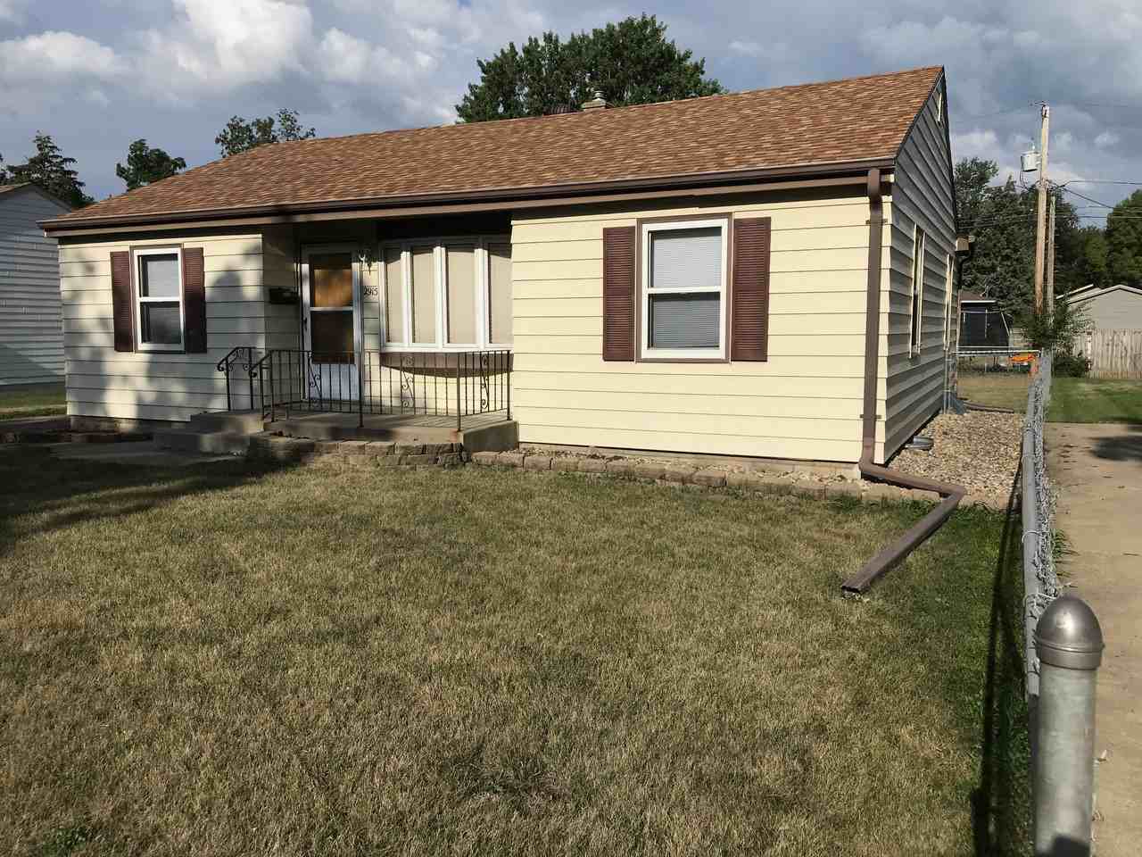 2915 S Summit Ave #2 - Photo 2 of 17