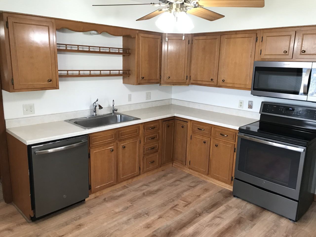 2915 S Summit Ave #2 - Photo 4 of 17