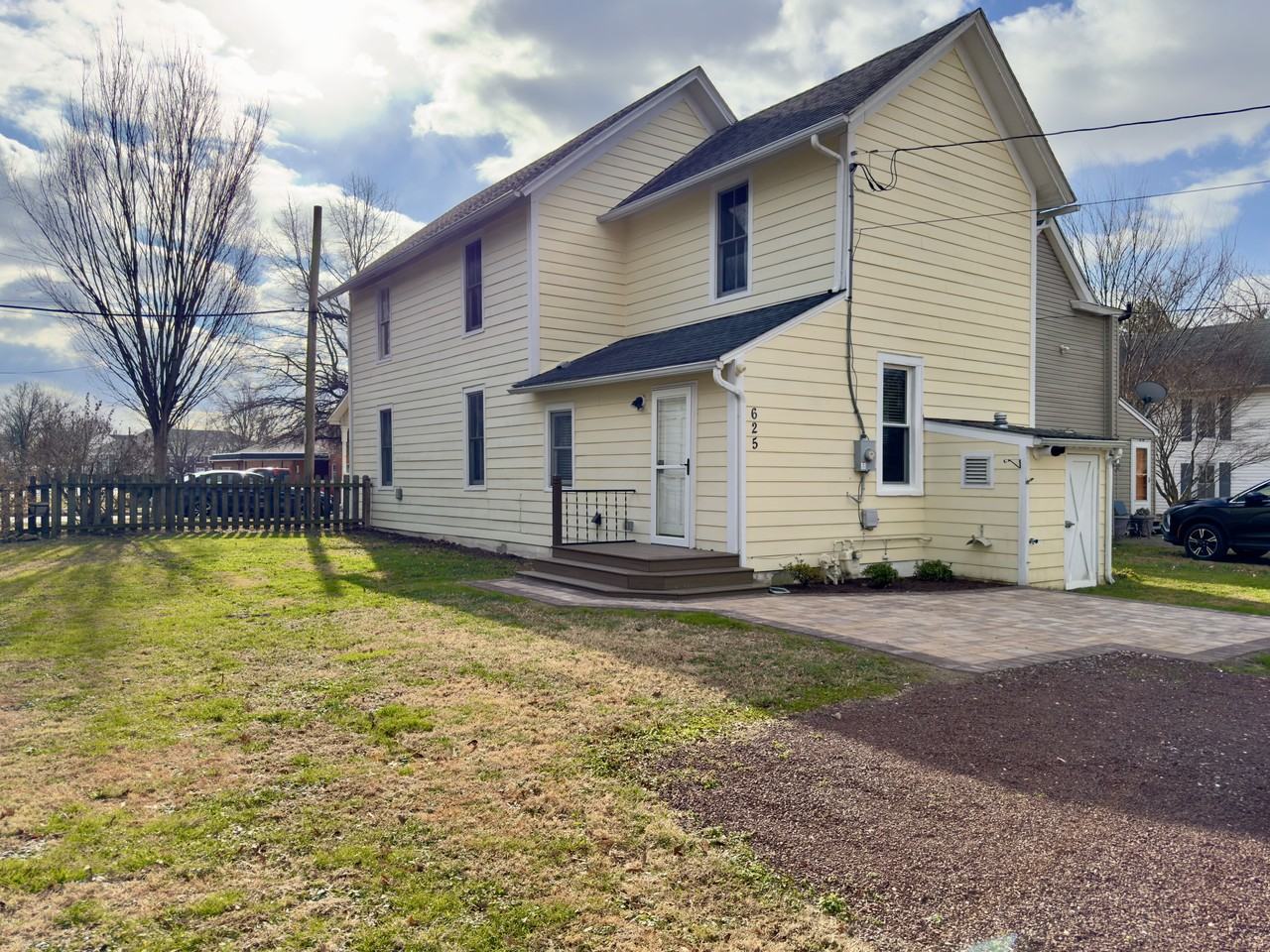 625 Goldsborough St #NA - Photo 3 of 31