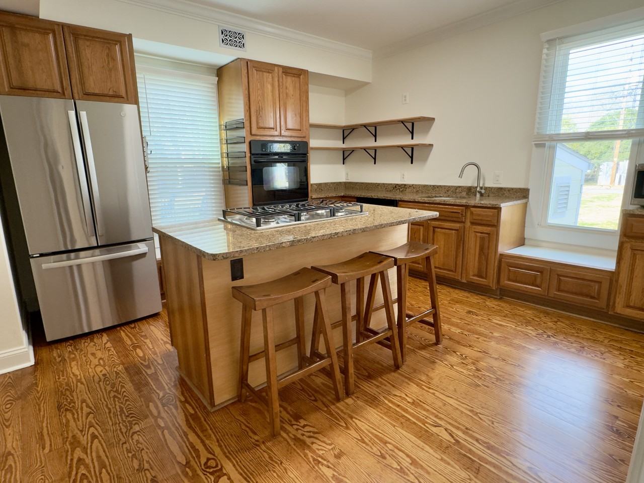 625 Goldsborough St #NA - Photo 4 of 31