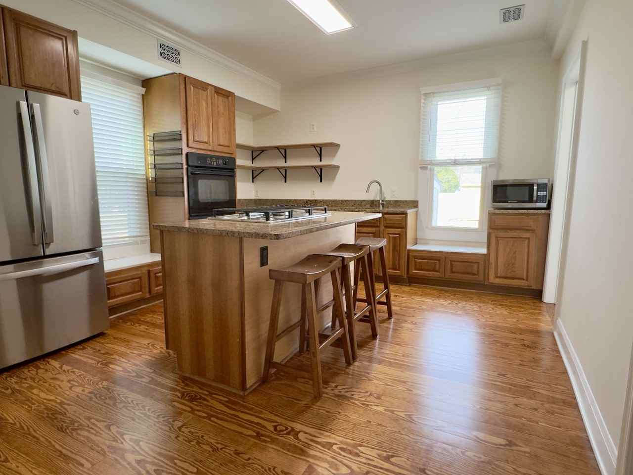 625 Goldsborough St #NA - Photo 6 of 31