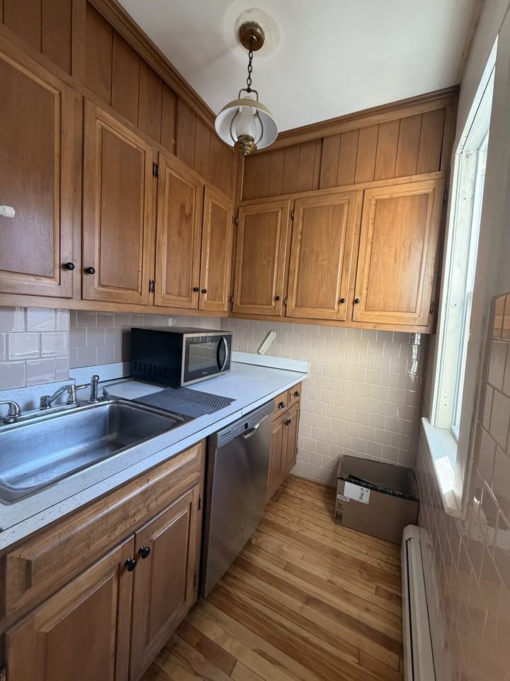 36 Stebbins St #1 - Photo 4 of 10