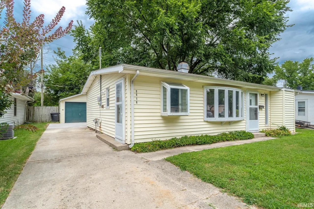 2516 Oxford St #NA - Photo 2 of 12